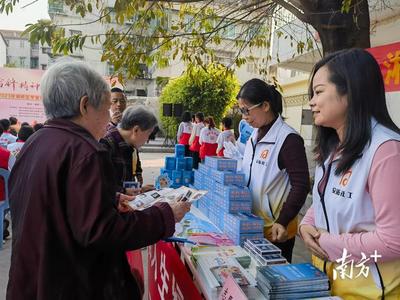 擦亮'志愿湘橋'品牌，湘橋區(qū)學(xué)雷鋒全民志愿服務(wù)月活動(dòng)啟動(dòng)